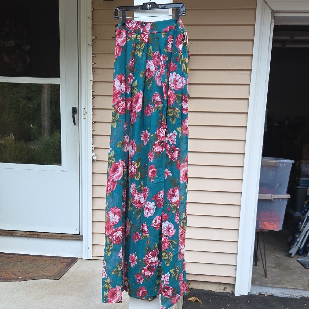 NWT Xtaren Floral Maxi Skirt